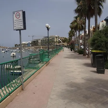 Modern Two Bedroom Sea View *