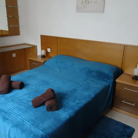 Modern Two Bedroom Sea View *