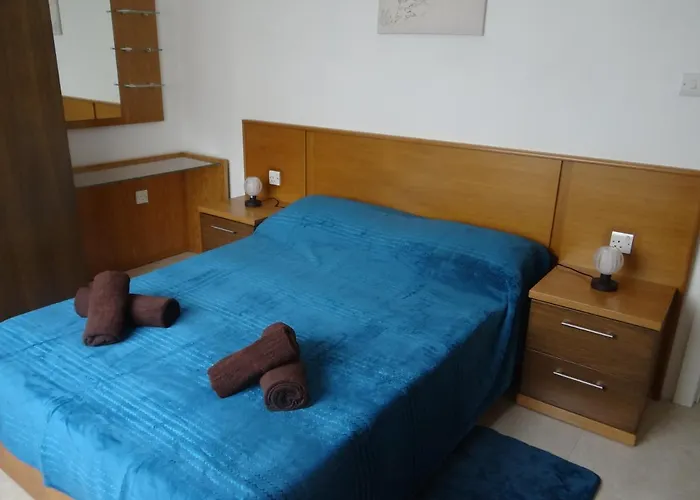 Modern Two Bedroom Sea View *