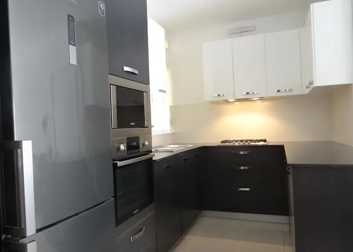 Апартаменты Modern Two Bedroom Sea View