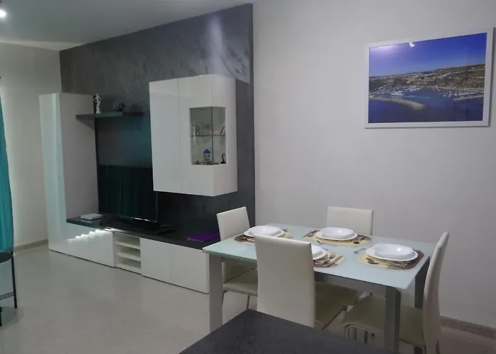Апартаменты Modern Two Bedroom Sea View