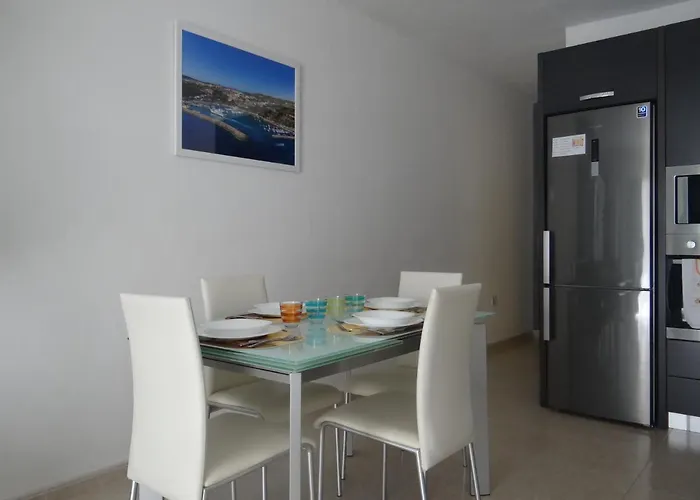 Appartamento Modern Two Bedroom Sea View